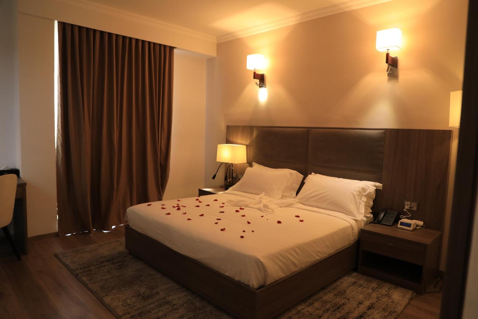 Th Bonroyal Hotel Addis Ababa Exterior photo